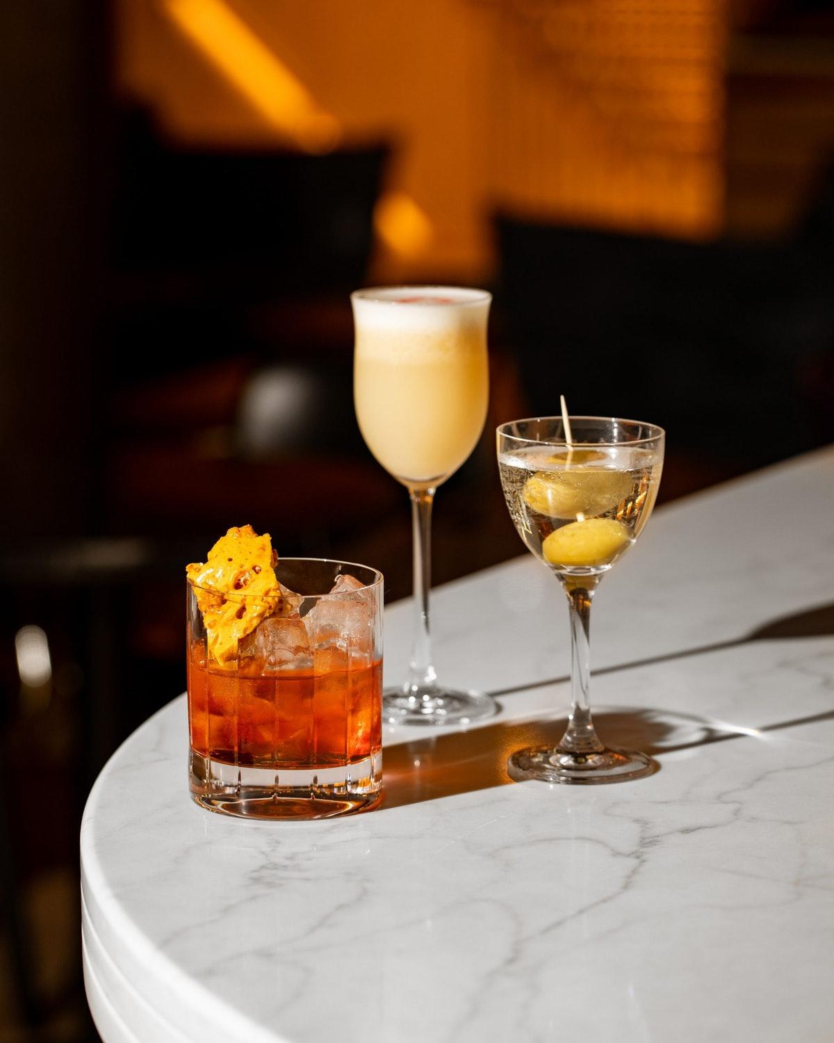 Middle Eight - Covent Garden - Preferred Hotels And Resorts London Bagian luar foto Cocktails at the bar