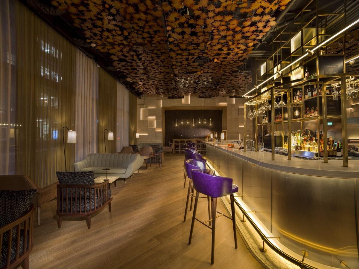 Middle Eight - Covent Garden - Preferred Hotels And Resorts London Bagian luar foto The bar at the 100 Queen's Gate
