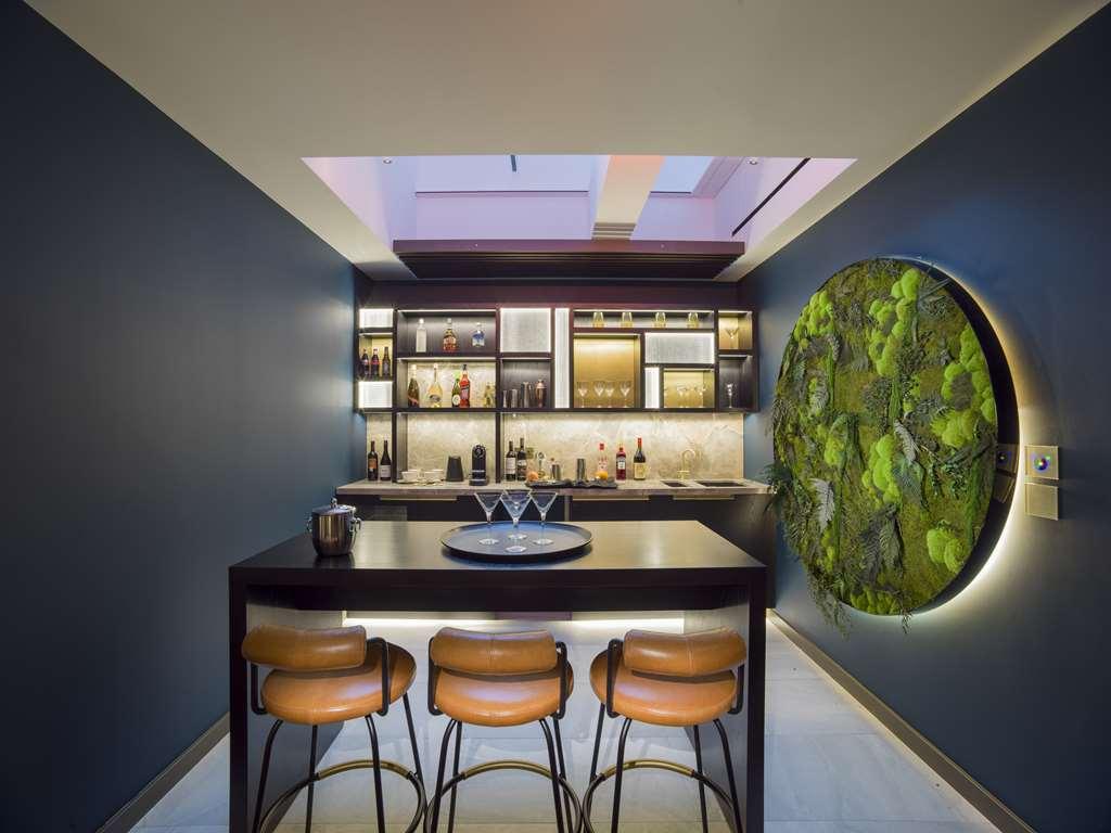 Middle Eight - Covent Garden - Preferred Hotels And Resorts London Ruang foto The bar at the 2014 edition of the London Design Festival