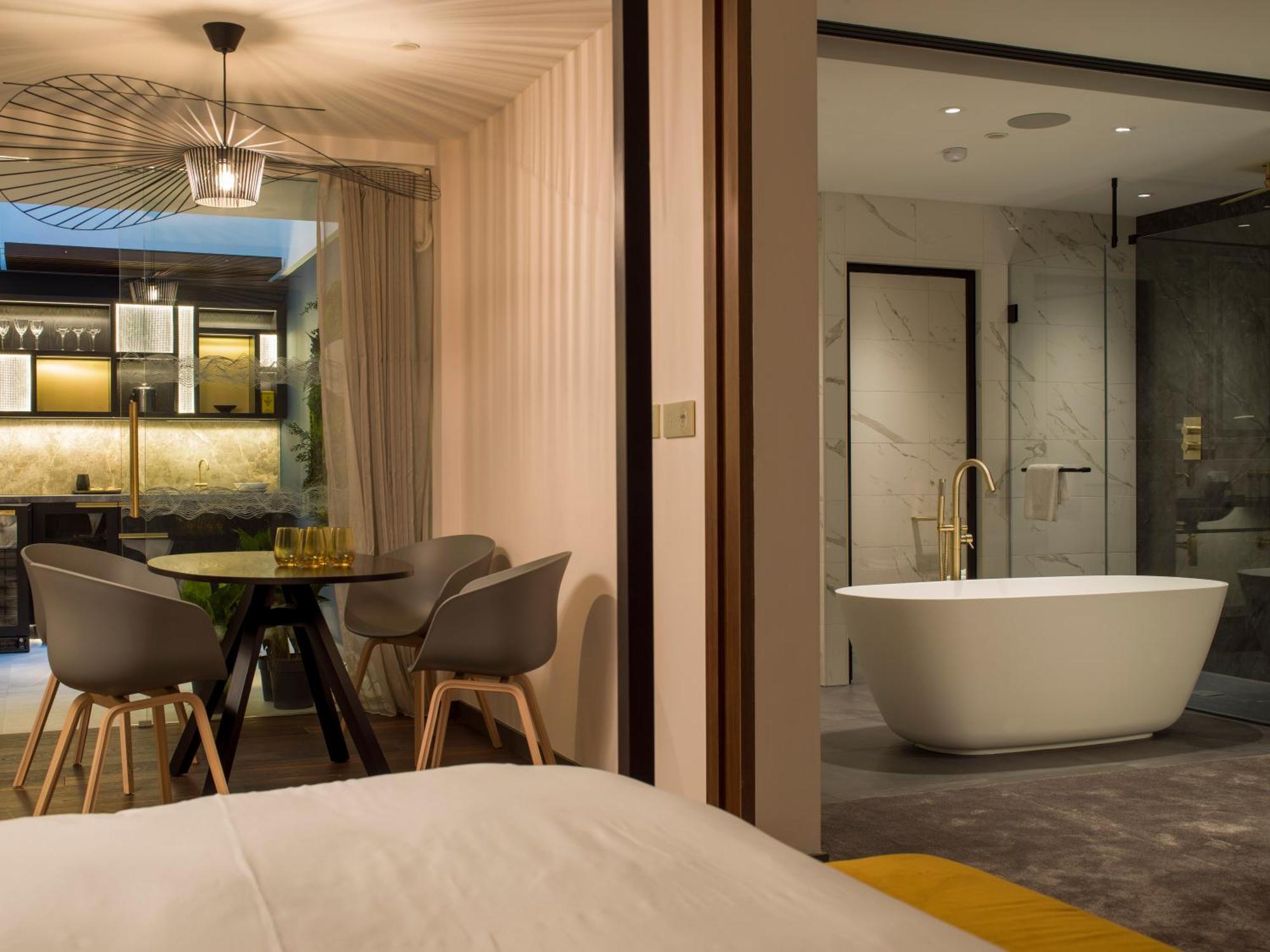 Middle Eight - Covent Garden - Preferred Hotels And Resorts London Bagian luar foto A suite at the hotel